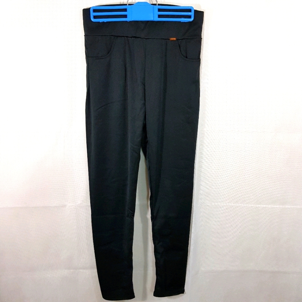 Black XL Legging, but fits like 2 sizes smaller, so it could be kids #0267